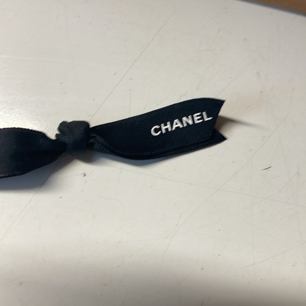 Chanel - Picture 5 of 8